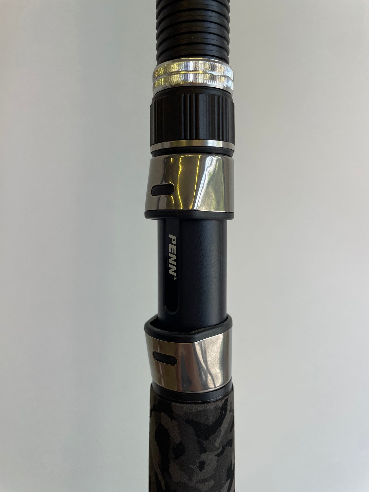 Penn Legion Cat Vertical Silver Series