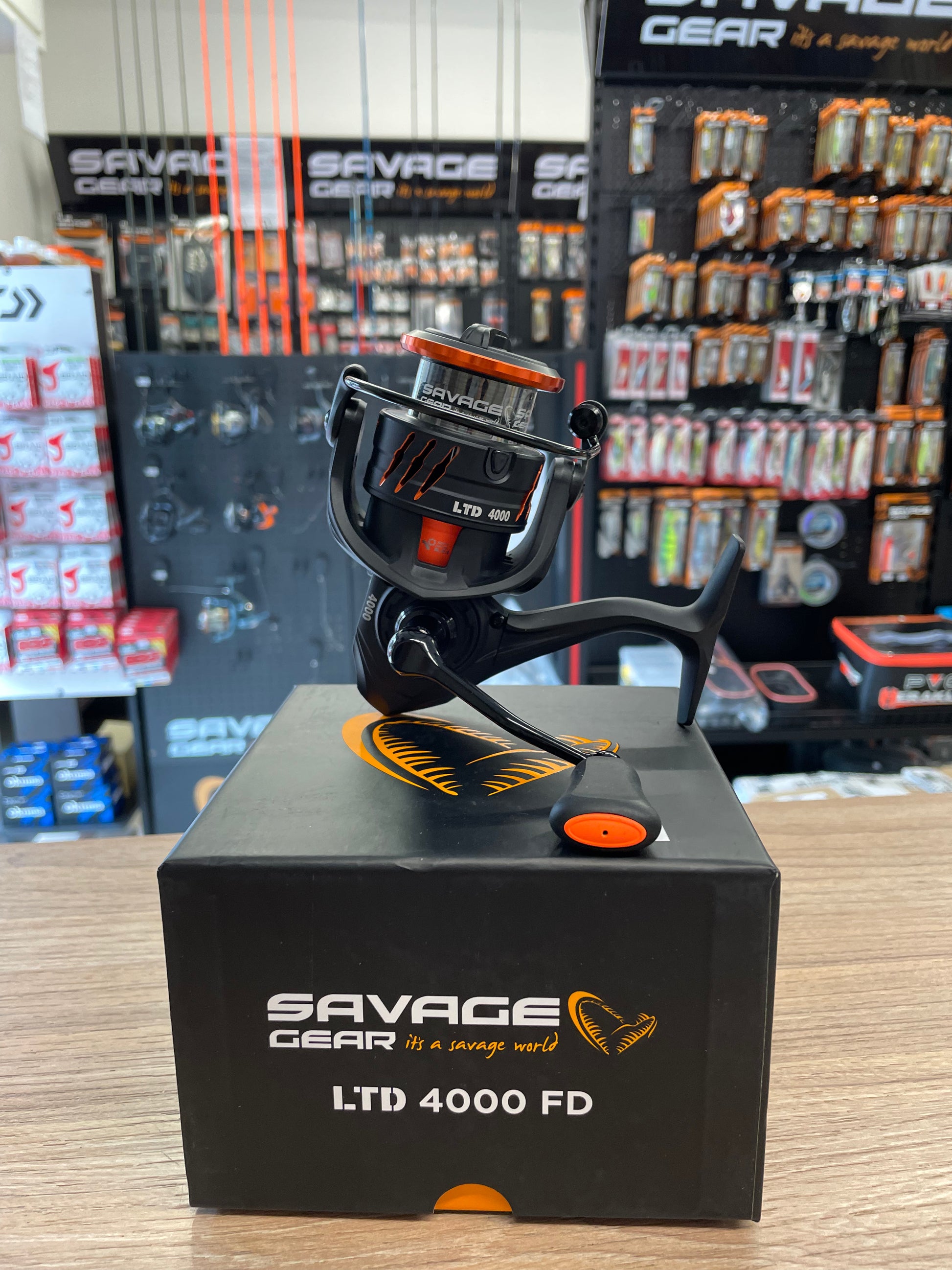 savage gear orange ltd Savage Gear Mulinello Orange LTD Spinning Reel – Pesca Evolution
